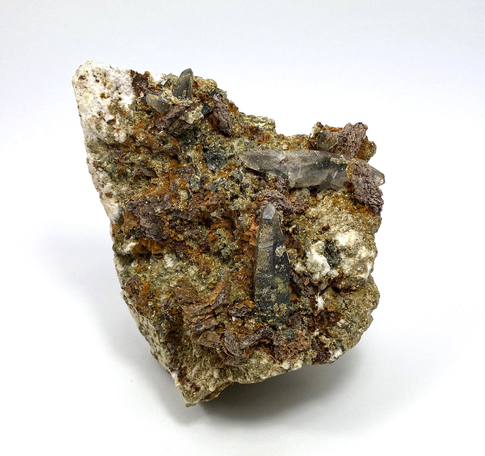 Rock crystal, actinolite, siderite, muscovite, Saurüssel, Zillertal Alps, Tyrol, Austria