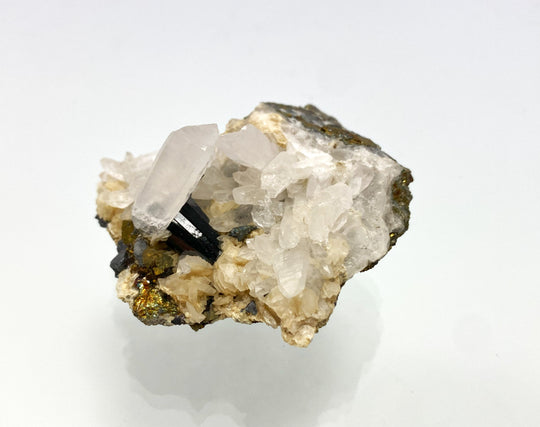 Wolframit auf Bergkristall, Calcopyrit, Siderit, Herja, Maramures, Rumänien