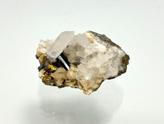 Wolframit auf Bergkristall, Calcopyrit, Siderit, Herja, Maramures, Rumänien