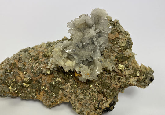 Amethyst auf Pyrit, Rumänien