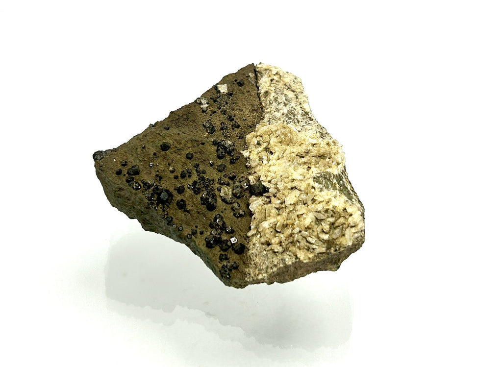 Grossular (Granat), Albit, Goslerwand, Osttirol, Österreich