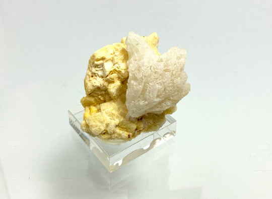 Strontianite on dolomite, Oberdorf a. d. Laming, Styria, Austria