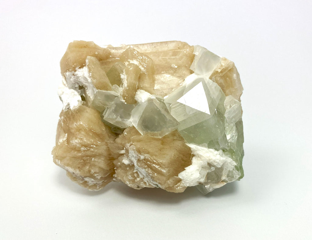 Fluorapophyllite, Stilbite, Laumontite, Rahuri, Maharashtra, India