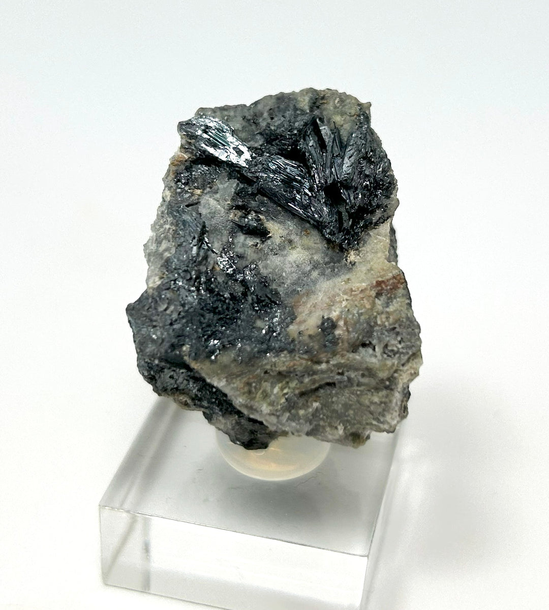 Stibnit (Antimonit), Giant Yellowknife Mine,  Northwest Territories, Canada