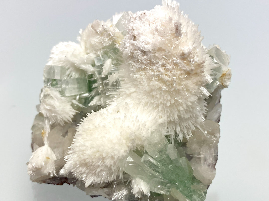 Mesolite, green apophyllite, Poona, Maharashtra, India