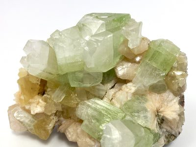 Fluorapophyllit, Calcit, Stilbit, Rahuri, Maharashtra, Indien