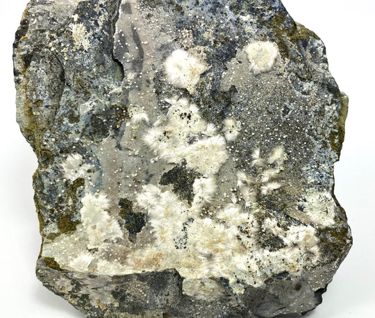 Artinite, hydromagnesite, Kraubath, Styria, Austria