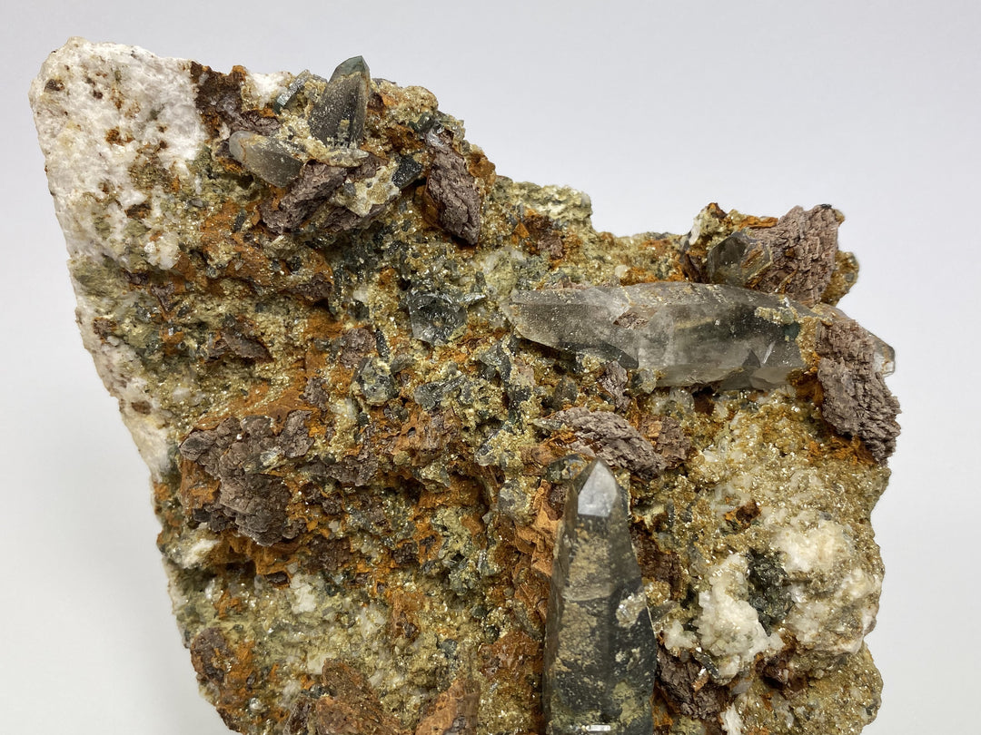 Rock crystal, actinolite, siderite, muscovite, Saurüssel, Zillertal Alps, Tyrol, Austria