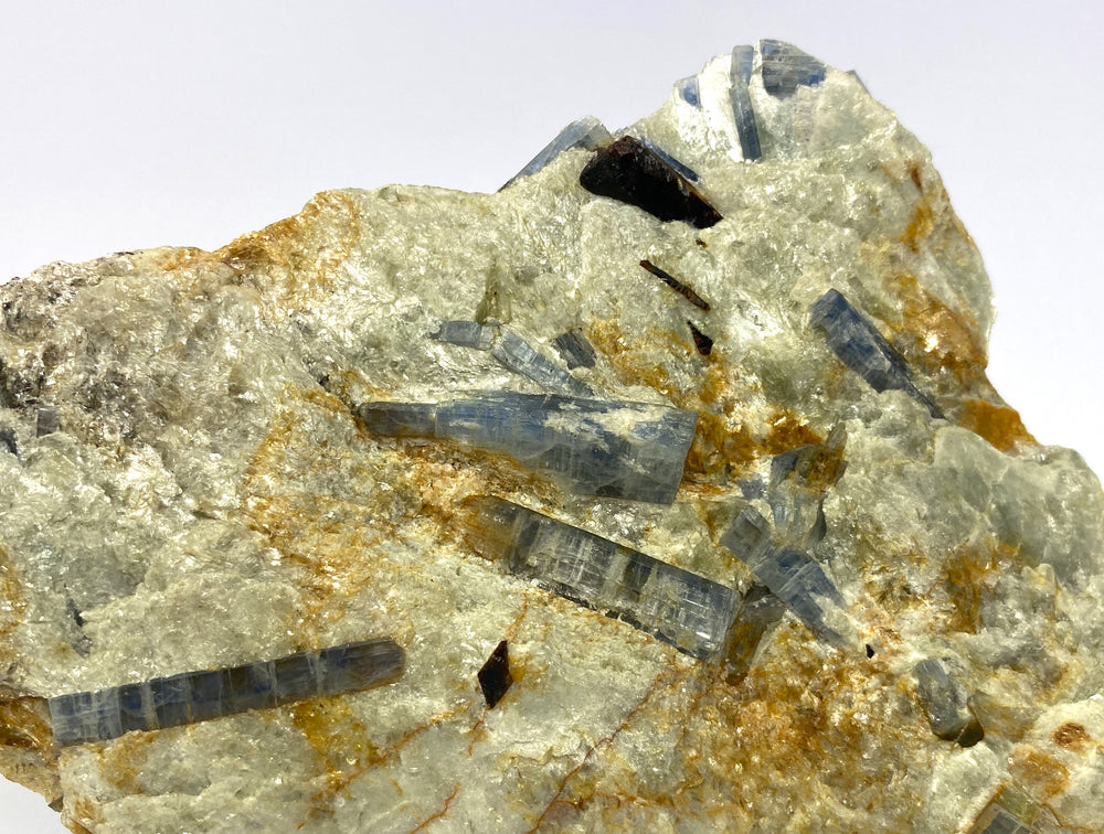 Disthene (Kyanite), Staurolite, Alpe Spamda, Pizzo Fomo, Ticino, Switzerland