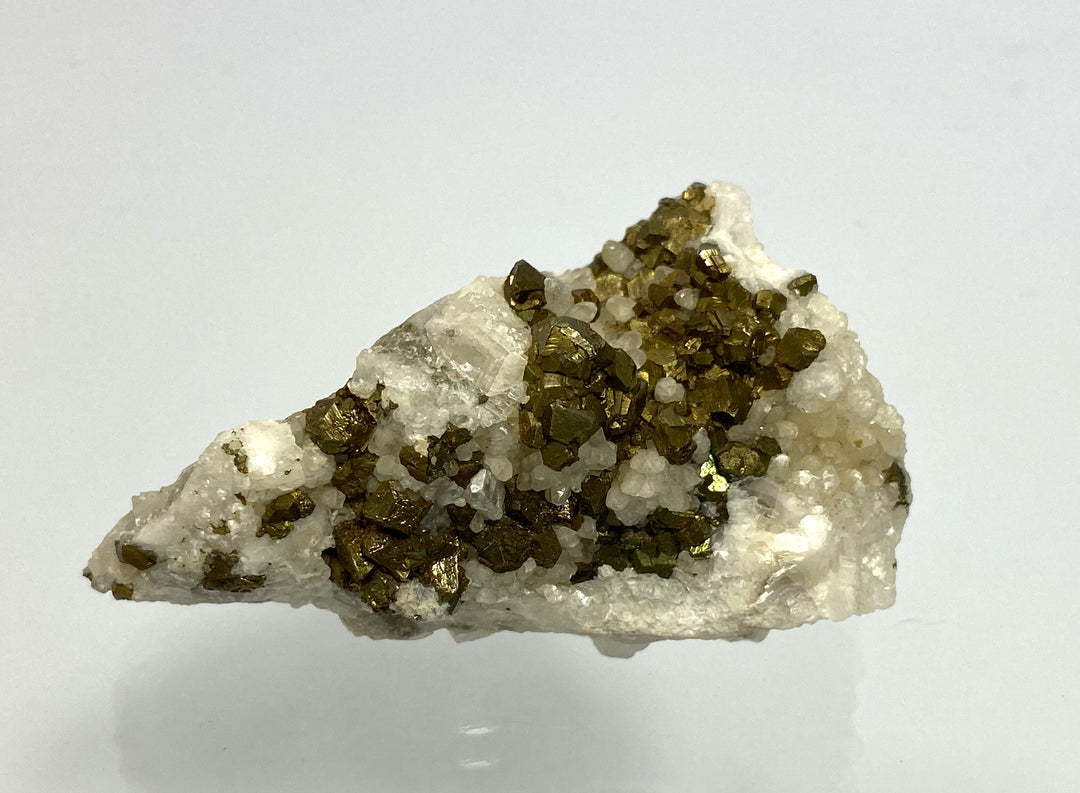 Pyrit auf Calcit, Hüttenberg, Ktn., Österreich