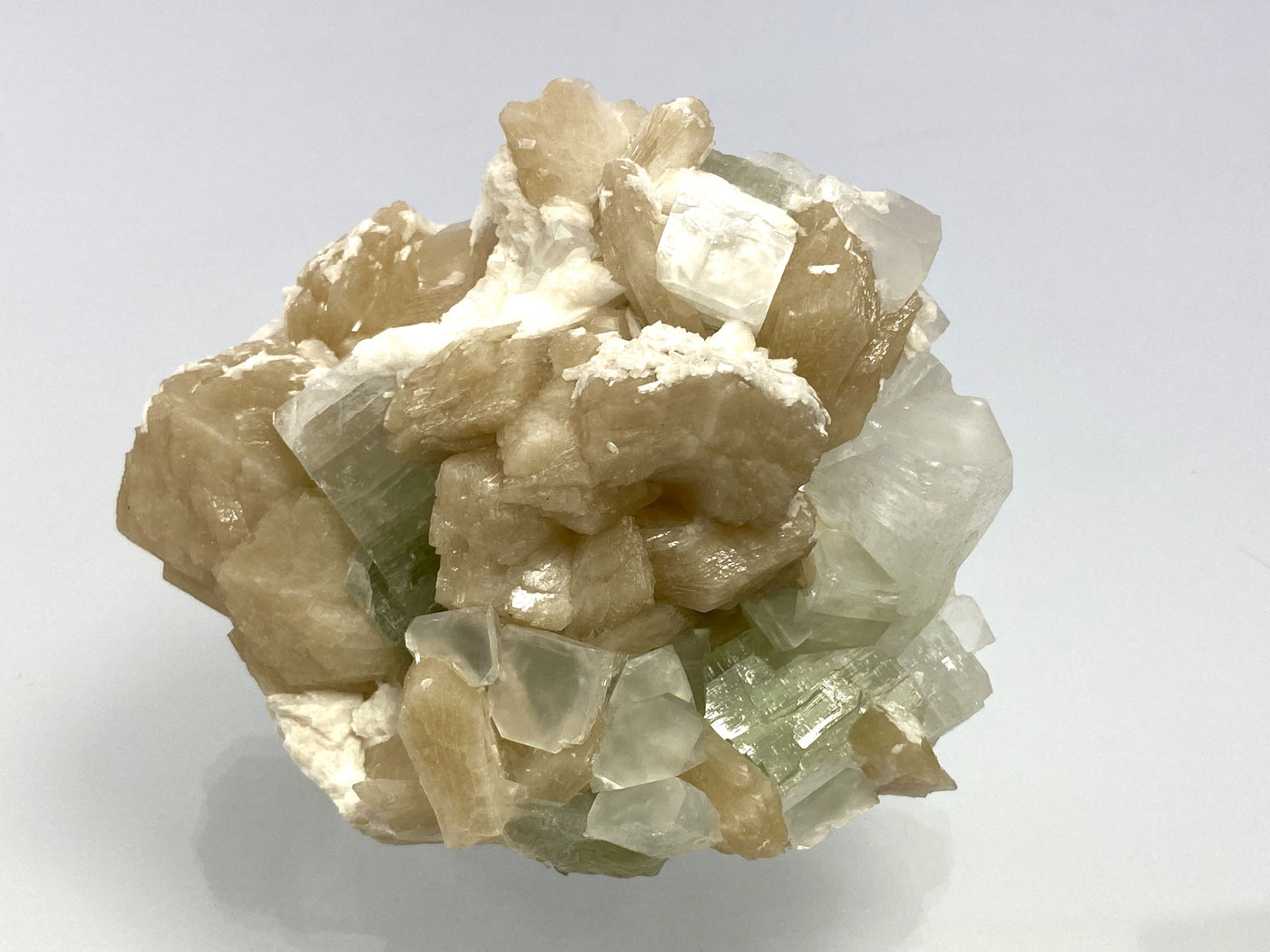 Fluorapophyllit, Stilbit, Laumontit, Rahuri, Maharashtra, Indien