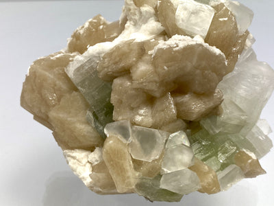 Fluorapophyllit, Stilbit, Laumontit, Rahuri, Maharashtra, Indien