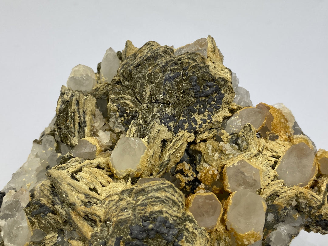 Bergkristall, Galenit, Sphalerit, Pyrrhotin, Herja, Maramures, Rumänien