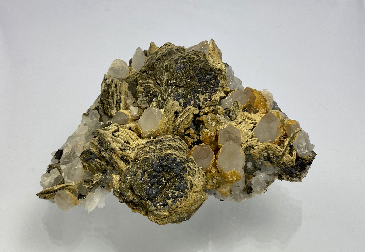 Bergkristall, Galenit, Sphalerit, Pyrrhotin, Herja, Maramures, Rumänien